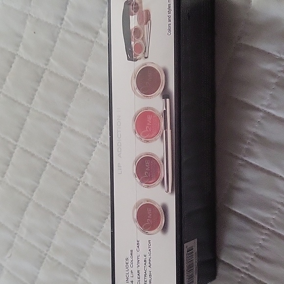 Makeup - Picture 8 of 9